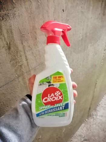 Spray la croix javel