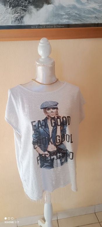 Tee shirt avec motif femme