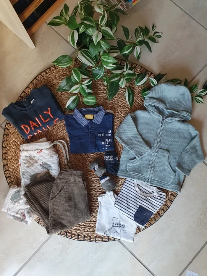 Lot vêtements bébé garçon taille 12 mois 1 ans