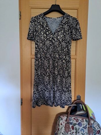 Jolie robe courte cache cache taille s