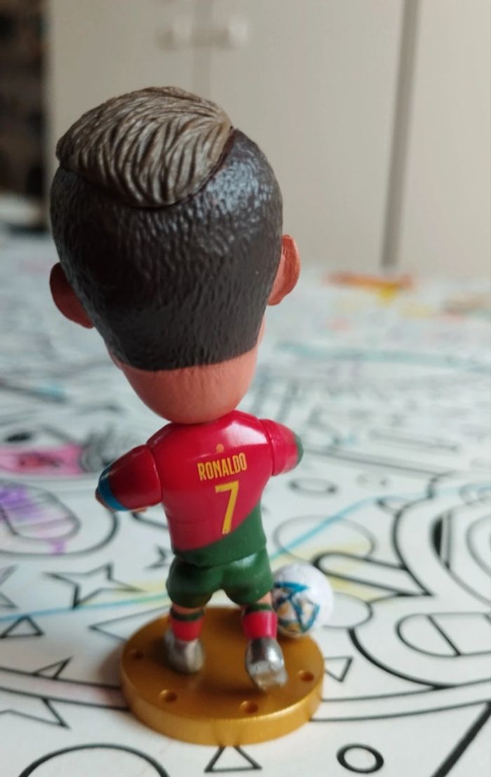 Une figurine football neuve cristiano Ronaldo CR7 Portugal - photo numéro 2