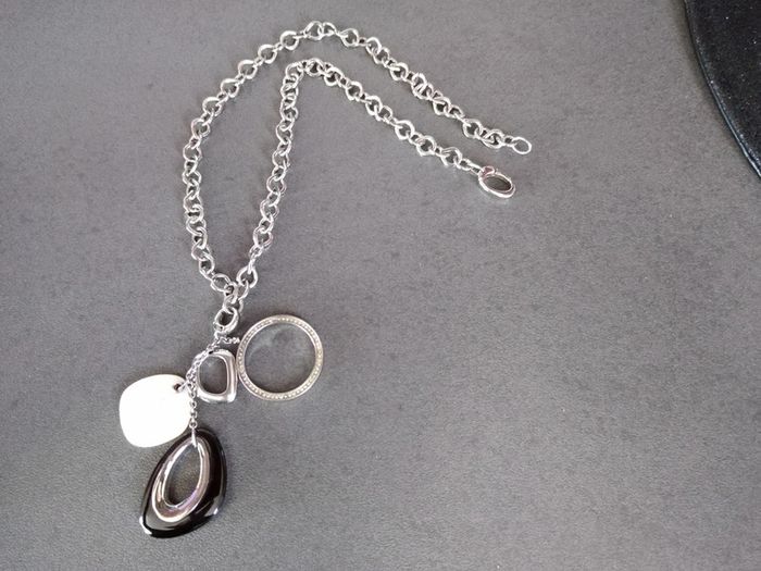 Collier de bijouterie - photo numéro 1