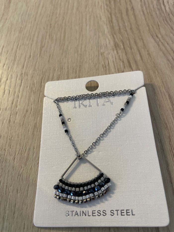 Magnifique collier neuf Ikita