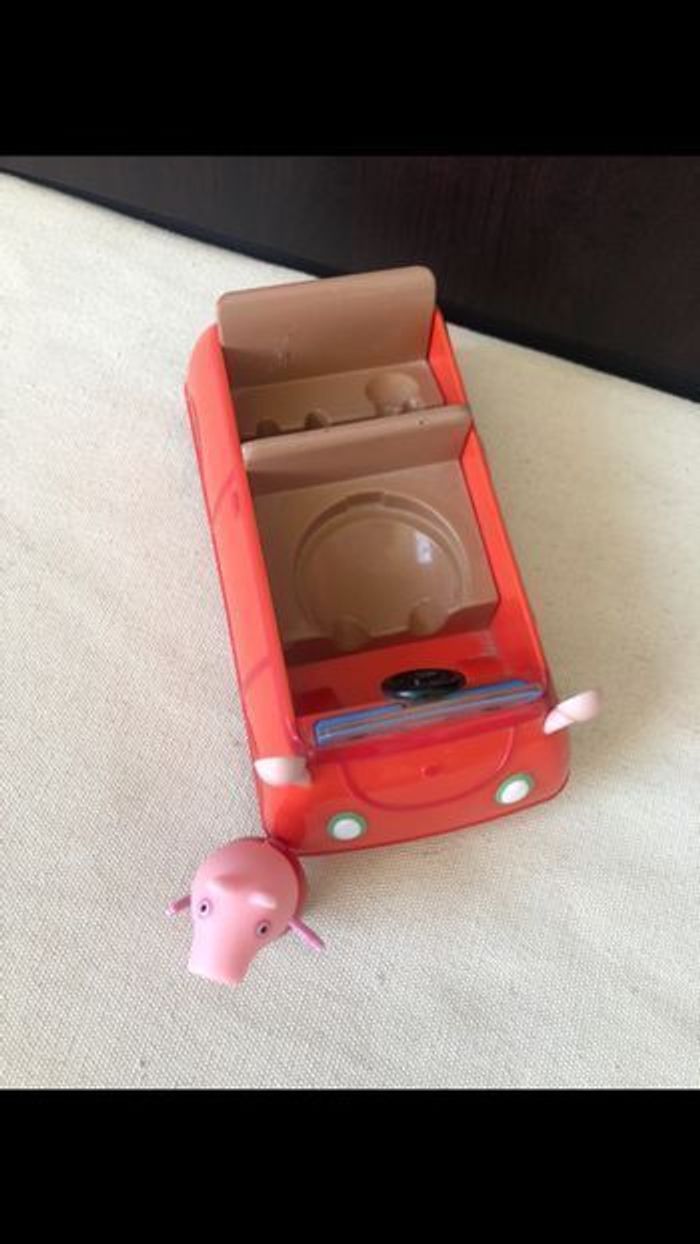 Véhicule avec figurine - voiture rouge - Peppa Pig - photo numéro 3