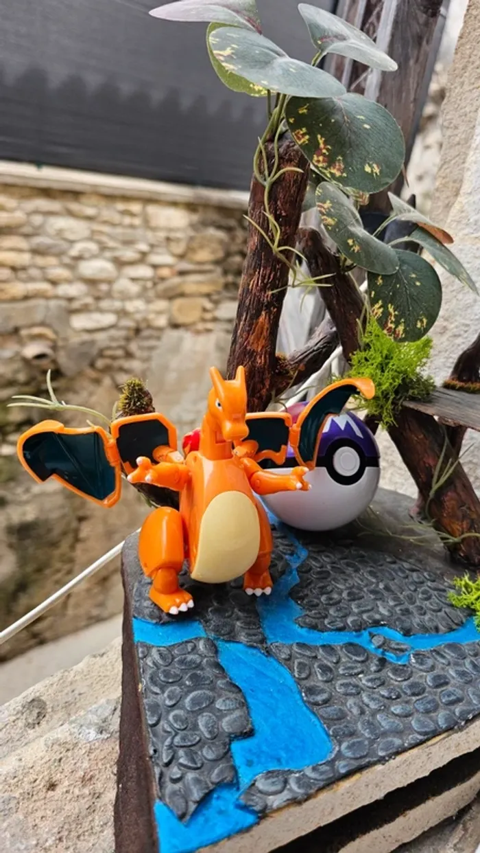 Super figurine Pokemon pliable en boule Dracaufeu - photo numéro 5