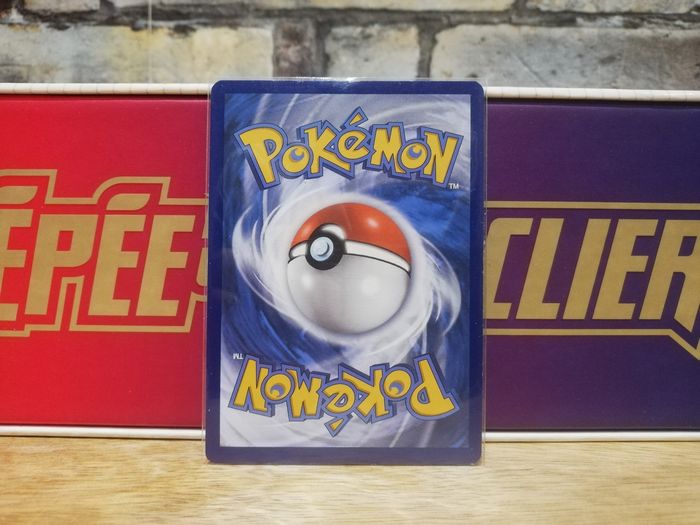 Carte Pokemon Pikachu Célébrations 25 ans - photo numéro 2