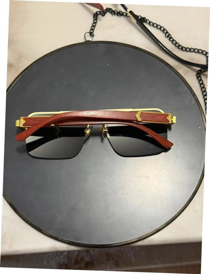 Lunette de soleil noire rouge - photo numéro 2