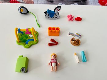 Bébé playmobil 
