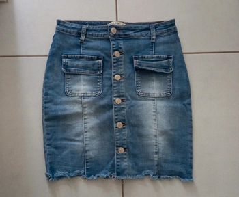 Jupe en jean. Taille 40. Hello Miss