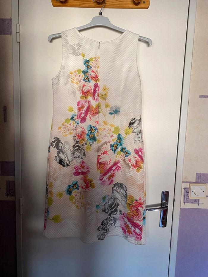 Robe à fleurs - photo numéro 2