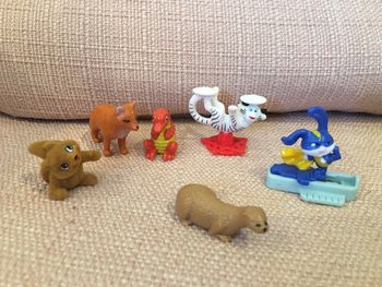 Lot 6 jouets à collectionner miniatures kinder surprise