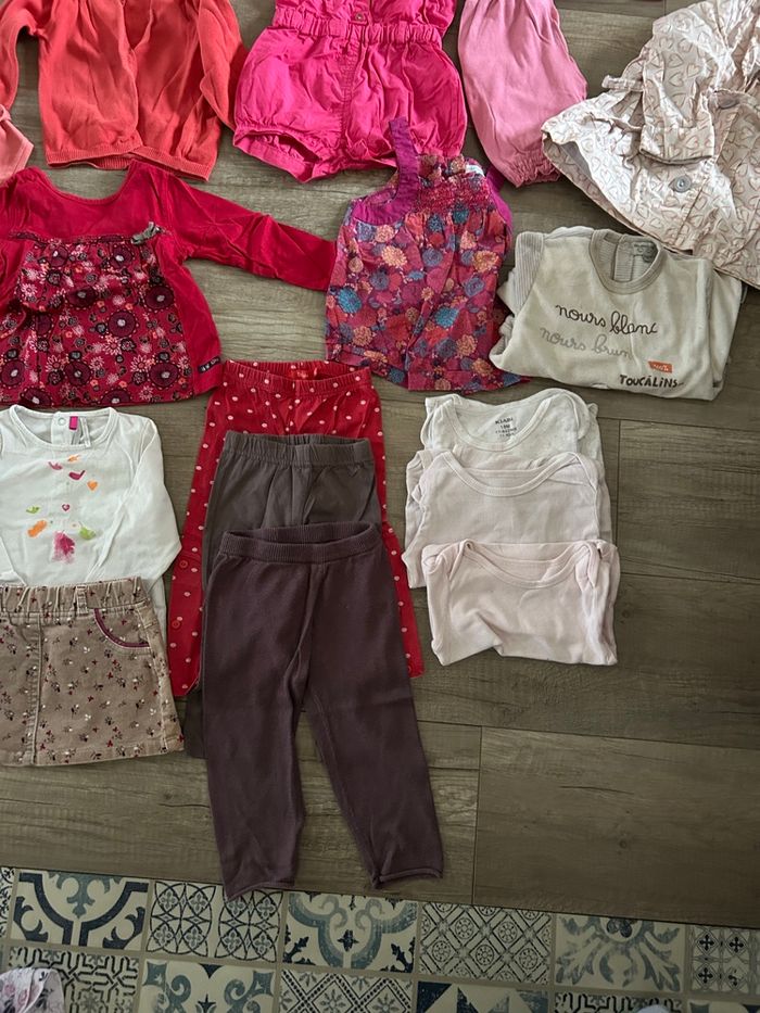 Lot de vêtements fille 18 mois - photo numéro 2