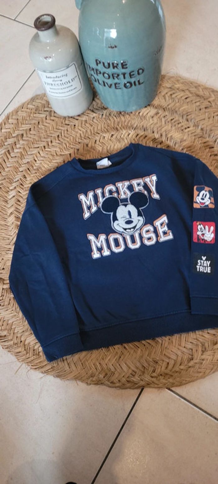 Joli pull Mickey Taille 8 ans Parfait état - photo numéro 2