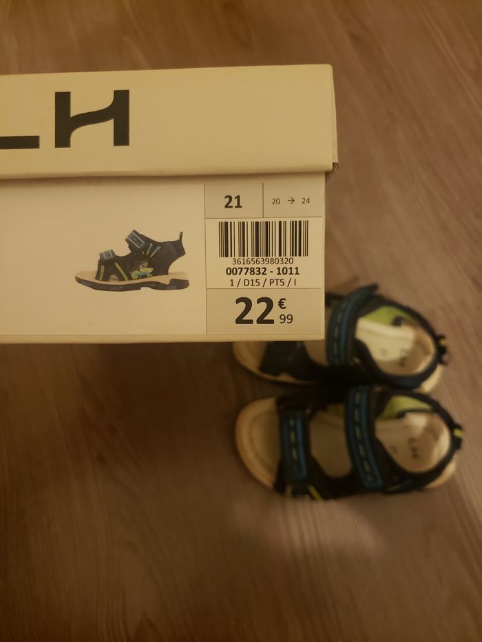 Sandales requin La Halle pointure 21 - photo numéro 6