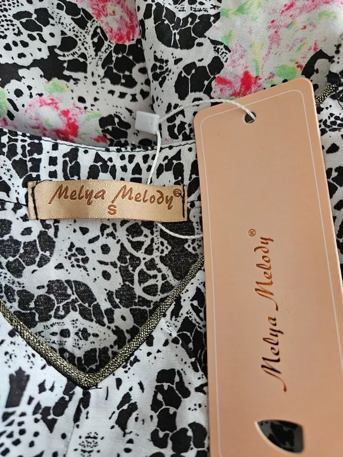Blouse noire blanc multicolore Melya Melody Taille S (plutôt un grand M) Neuf - photo numéro 5