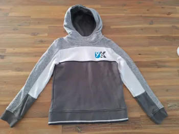 Sweat à capuche okaïdi 8 ans