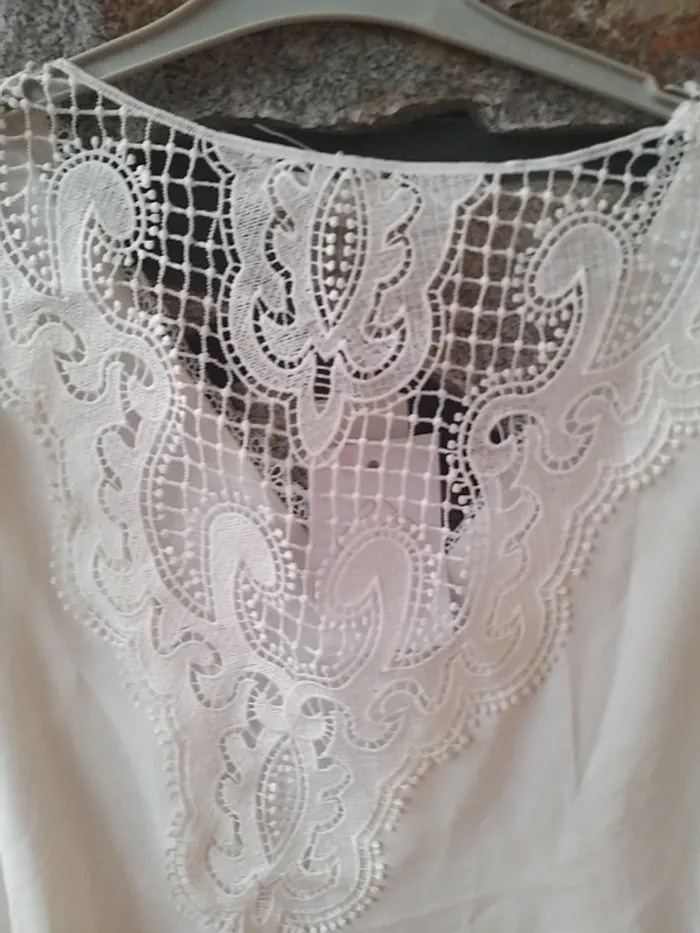 Tee-shirt femme blanc et dentelle - photo numéro 5