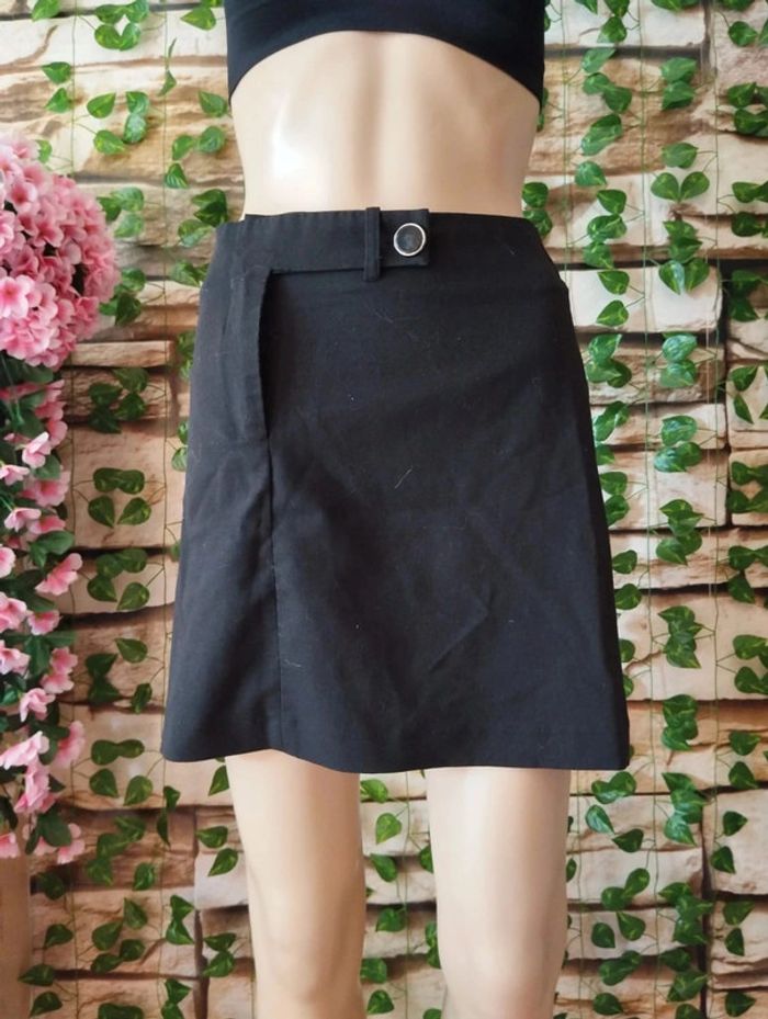 🌸MiniJupe noire Fpc Taille 42🌸