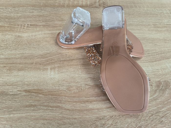 Sandales de soirée à talons transparents - photo numéro 2