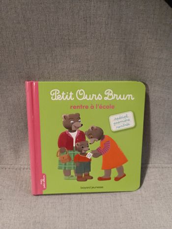 Livre Petit ours brun rentre à l'école