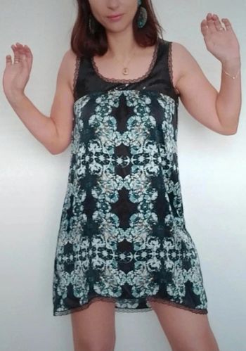 Robe courte asymetrique fluide soie taille 36