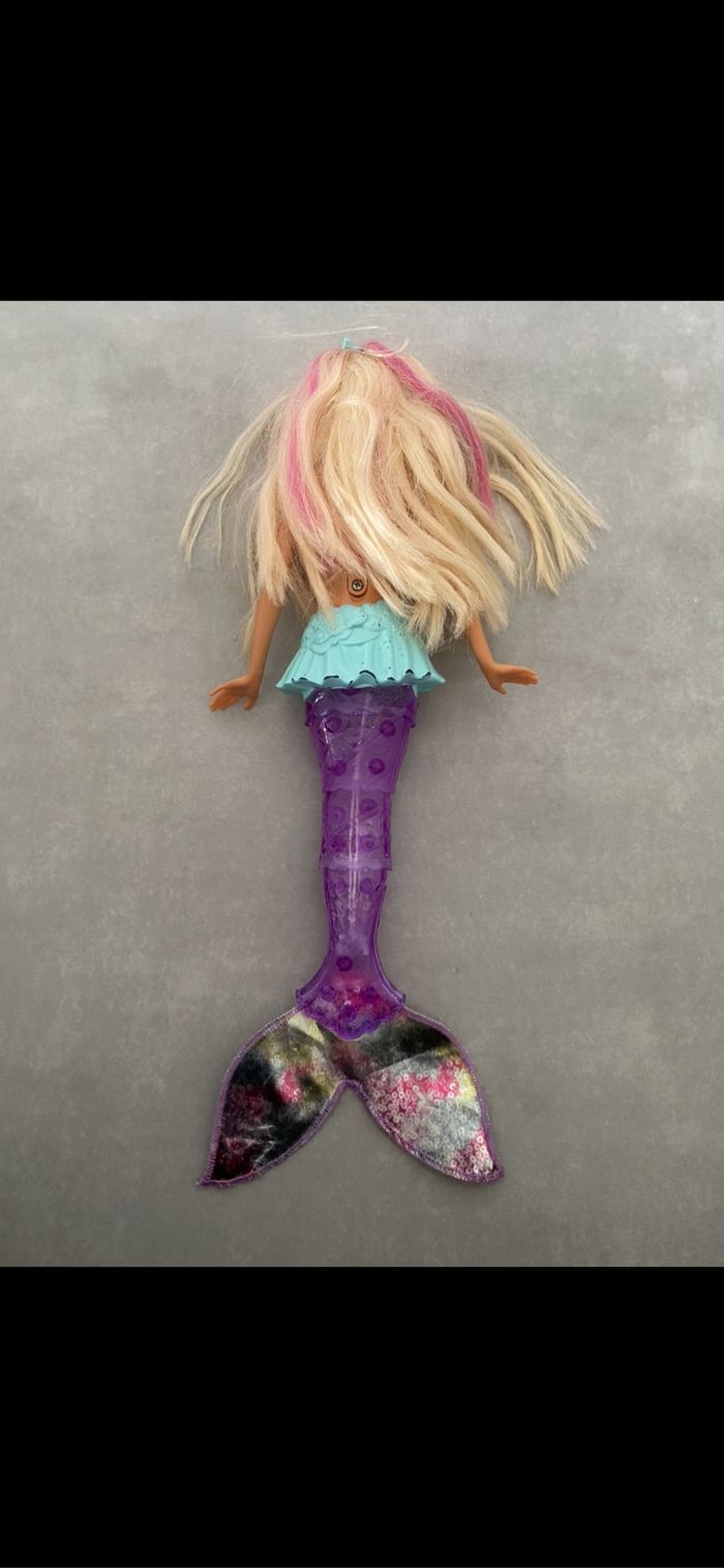 Poupée Barbie sirène lumineuse - photo numéro 8