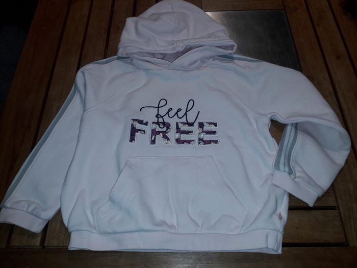 sweat à capuches T 6 ans
