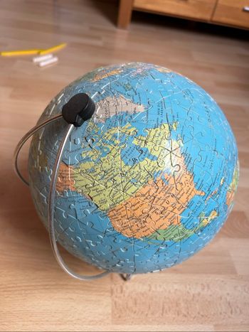Puzzle globe