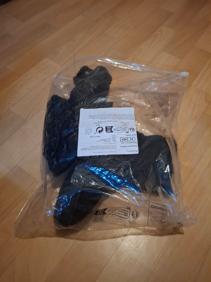 Bottine noir fourré a l'intérieur  pointure petit 38 - photo numéro 3