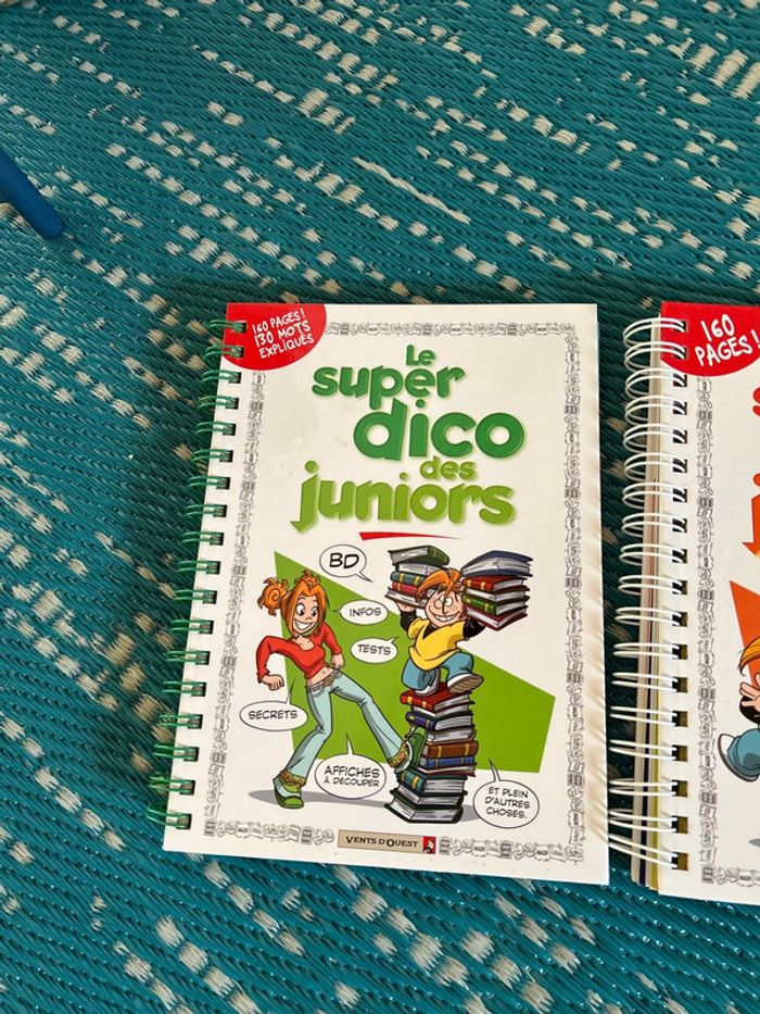 2 Livres le super guide des juniors - photo numéro 3