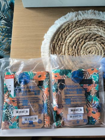 Lot de 2 pochettes latérales Picos Cabaia 
Neuves , jamais ouverte de leur emballage 

Je vends aussi le sac Metz qui va avec 

Plus disponibles sur le site officiel Cabaia