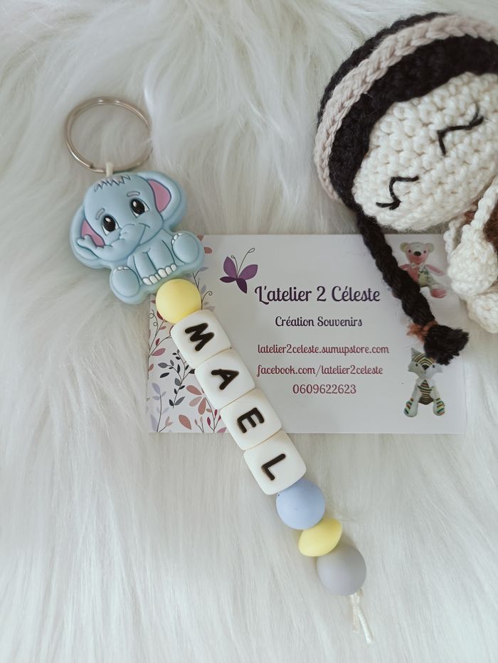 Portes clés Eléphant bleu ciel