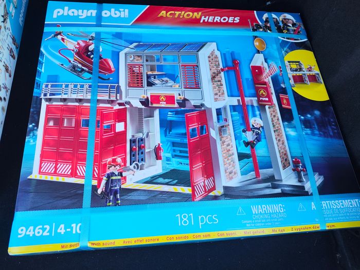 Caserne de pompiers avec hélicoptère playmobil 9462 neuve