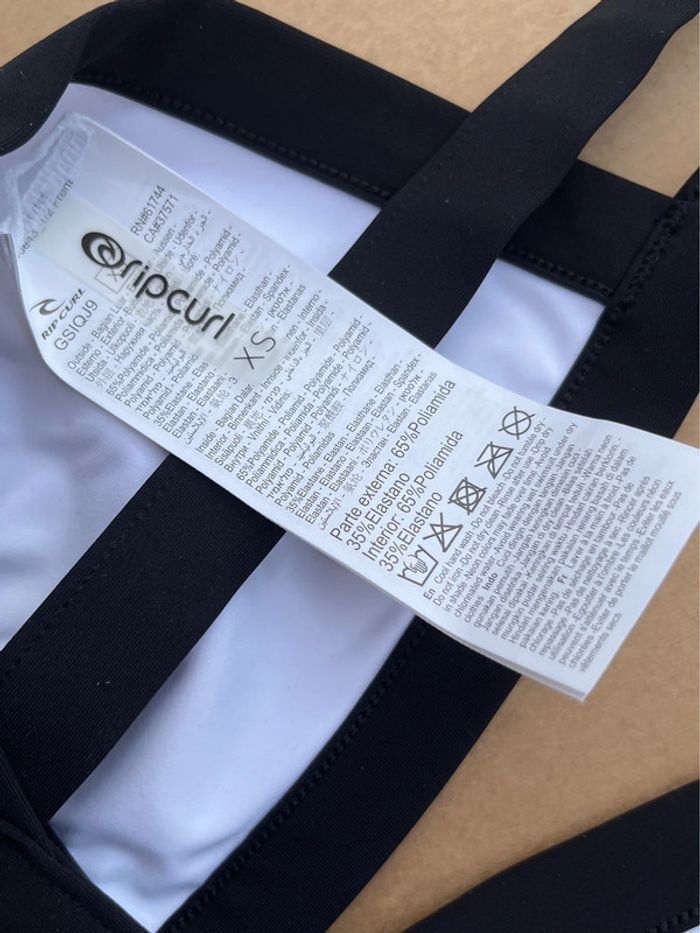 Haut de maillot blanc et noir - photo numéro 4