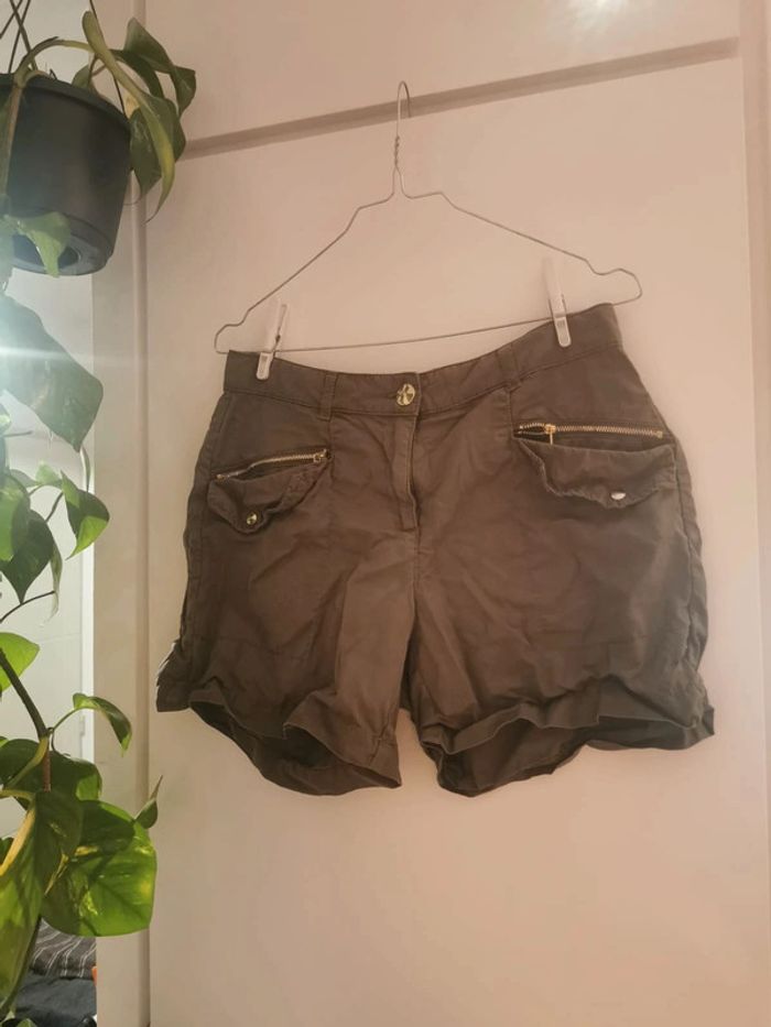 Short léger kaki - photo numéro 4