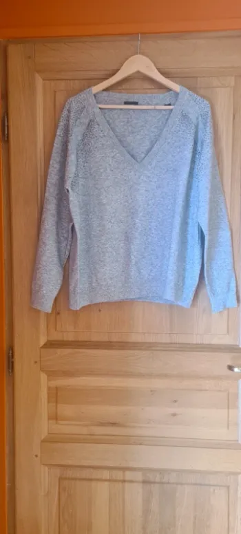 Pull V gris et strass IKKS