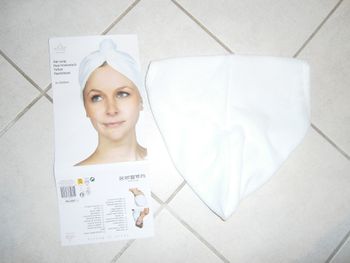 Serviette blanche pour cheveux NEUVE