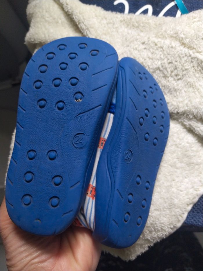 Chaussons garcon taille 24 - photo numéro 4