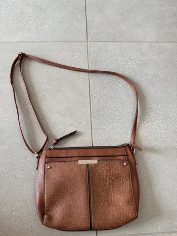 Sac à bandoulière marron Primark, bon état, 23*18cm