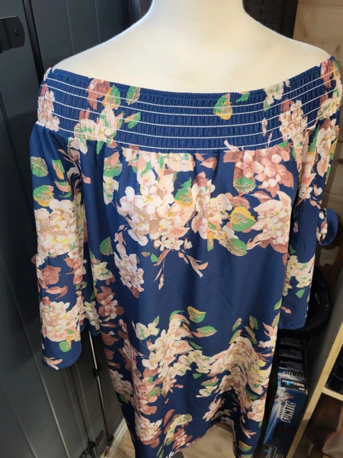 Robe fleurie épaules nues 36 - photo numéro 2