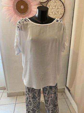 Joli haut blanc dentelle Made in Italy