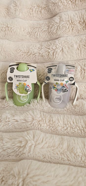 Lot de 2 tasses d'apprentissage Twistshake neuves 