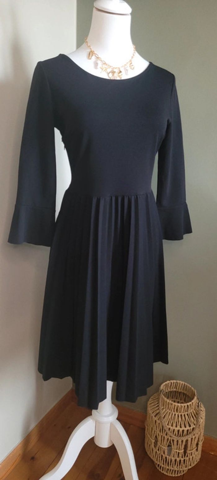 Jolie robe plissée Bershka Taille S Parfait état - photo numéro 3