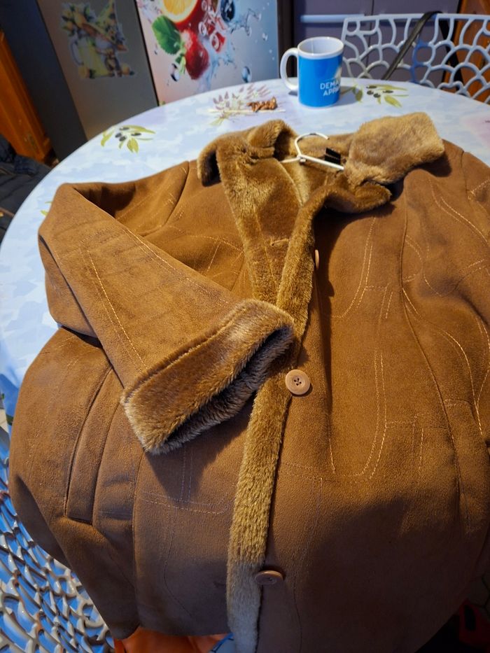 Manteau 3/4  en peau tout doublé, avec capuche - photo numéro 3