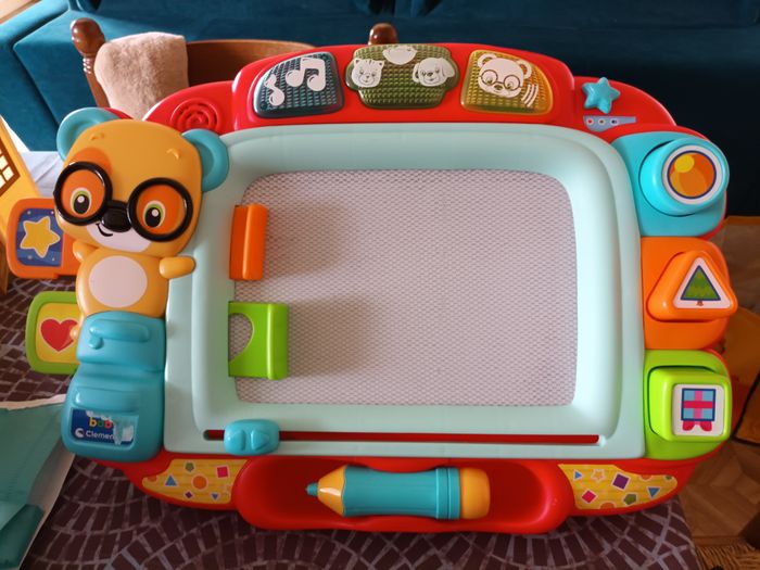 Ardoise magique lumineuse avec chansons et comptines clementoni baby