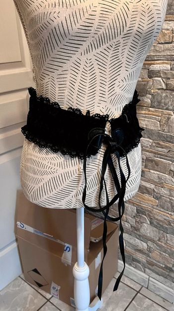 Ceinture élastique en dentelle noir taille 75 à 90