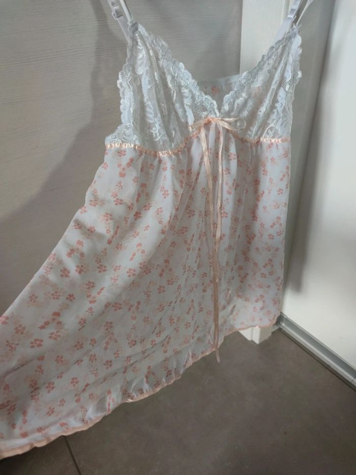 Débardeur de nuit a fleurs - photo numéro 2