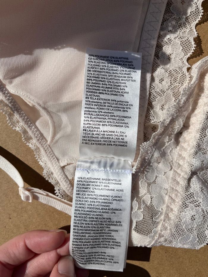 Brassières avec coques amovibles en dentelles - crème - photo numéro 6