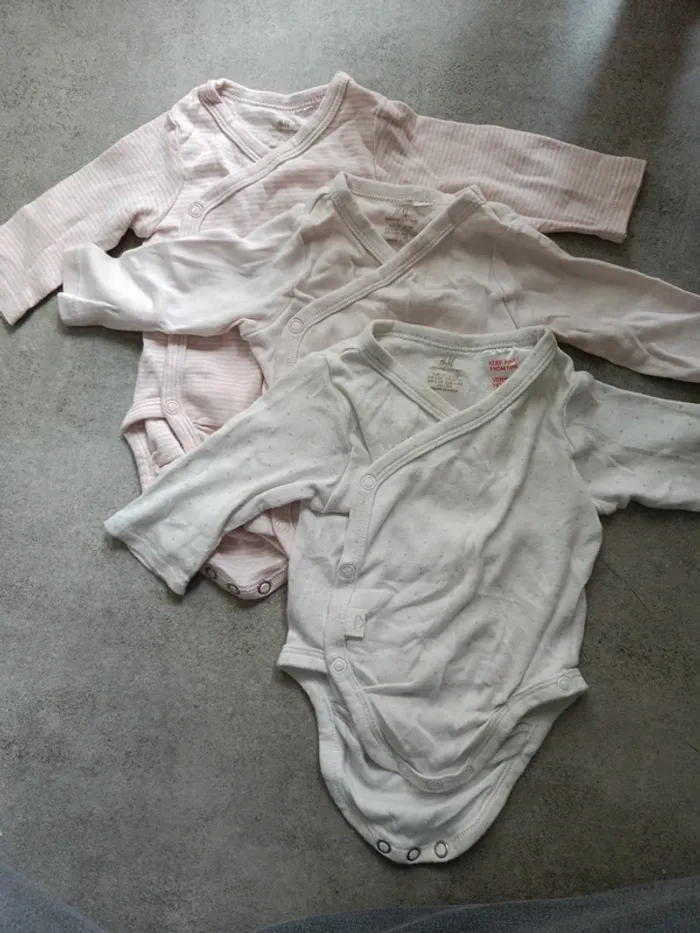 Lot de 3 bodies croisés roses manches longues 56cm H&M