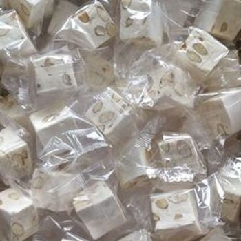 100g de nougat aux amandes 